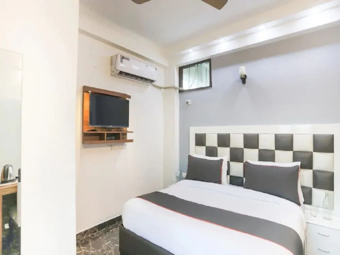 Sangvi Palace Hotel