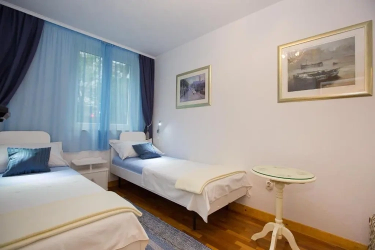 1 Bedroom Apartment with garden view