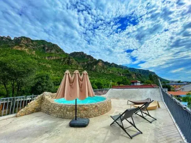 Dunshe Mountain Retreat