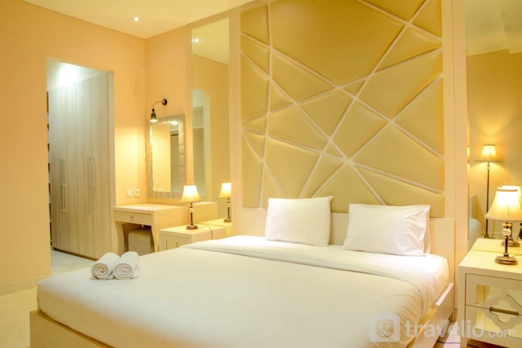 Spacious Four Winds Apartment with City View