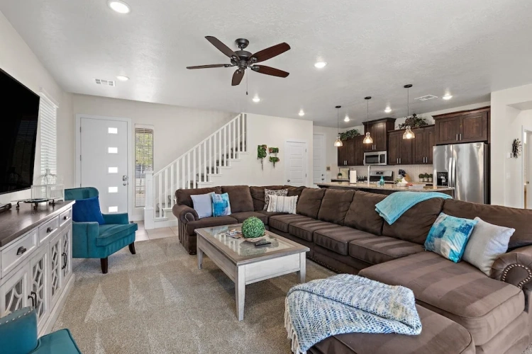 5 Bedrooms Cottage