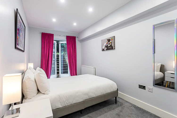 Bright Clapham Apartment