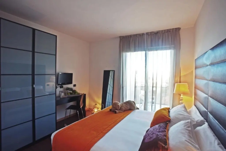 D-two Double Suite