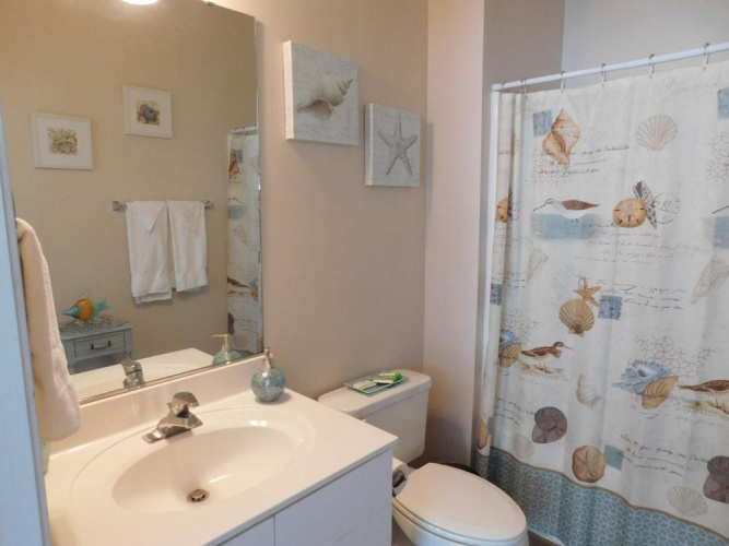 River Crossing #611 2 Bedroom Condo by Redawning