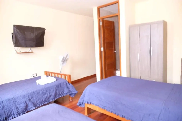 Standard Triple room