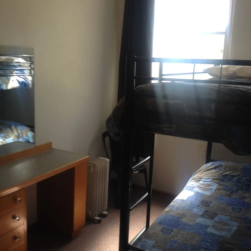 Young Budget Accommodation - Hostel