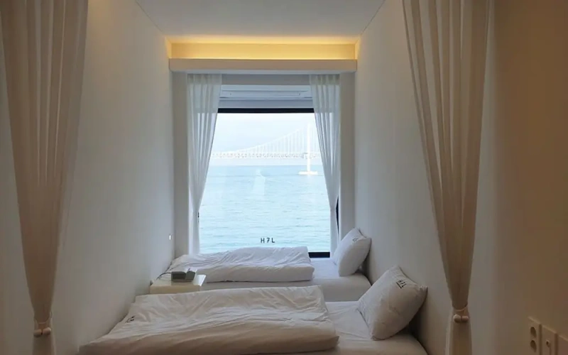 Standard Twin room with ocean view