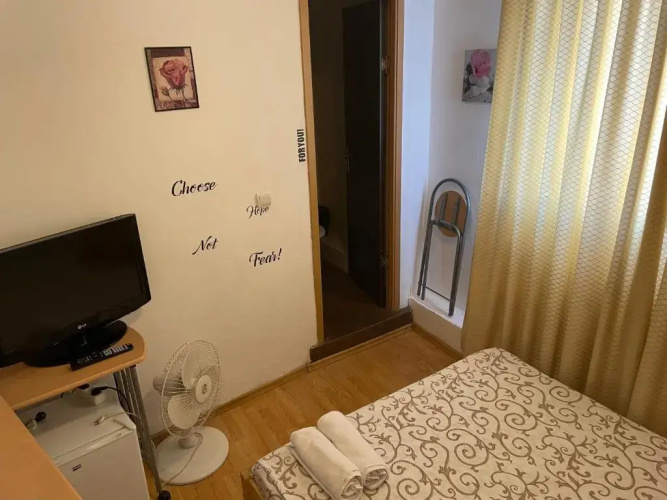 Studio Piata Amzei NR.1 (8 A)