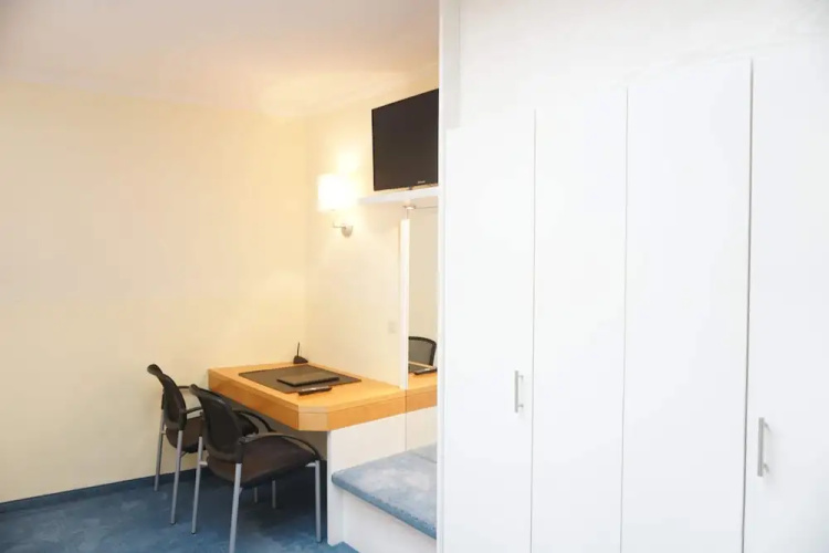 Herdegen Rooms - Self Check-In
