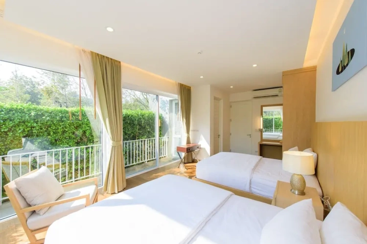 1 Bedroom Deluxe Suite with balcony and with garden view