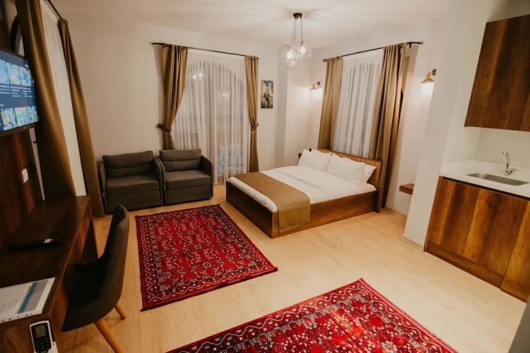 2 Bedrooms Standard Family room with balcony