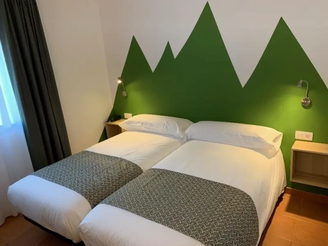 Standard Triple room