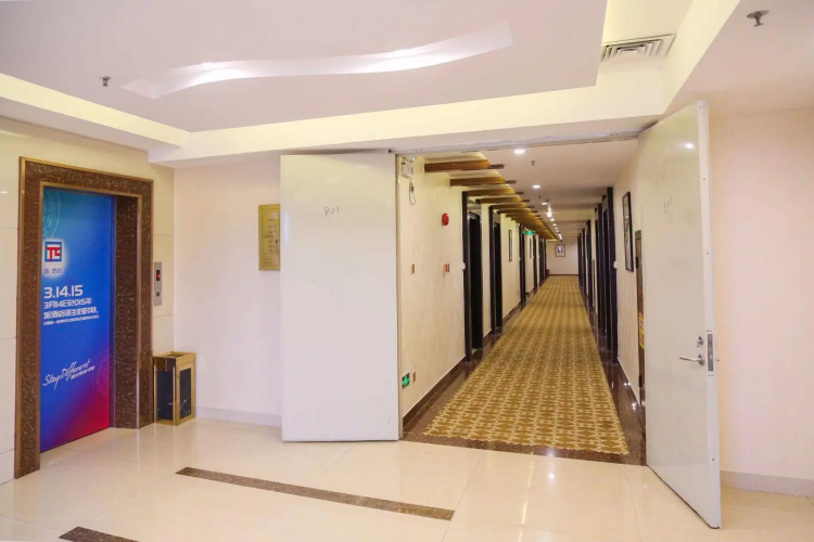 PAI Hotels·Yangjiang Walmart Bus Terminal