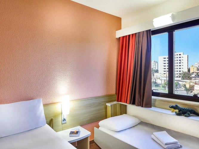 ibis Taubate