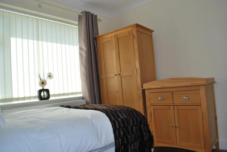 2 Bedrooms Cottage