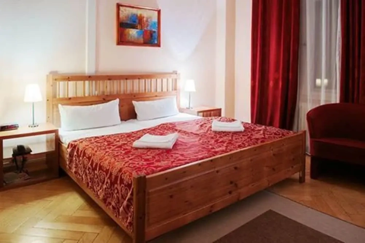 Standard Quintuple room
