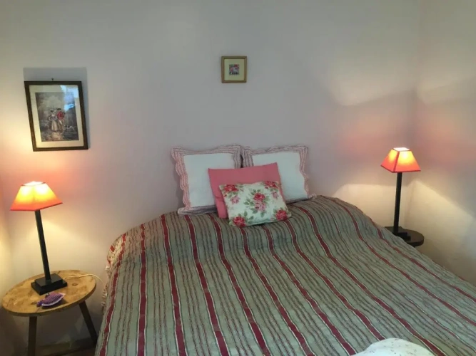 2 Bedrooms Cottage