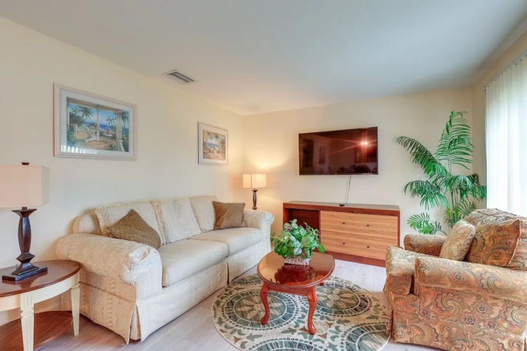 4 Bedrooms Cottage with balcony
