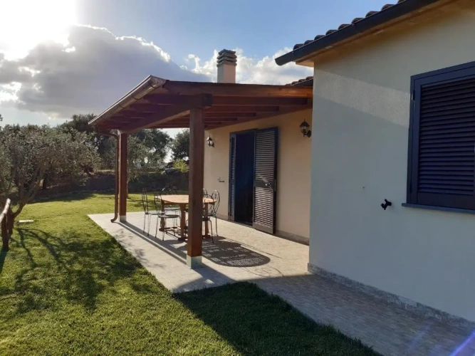 2 Bedrooms Villa