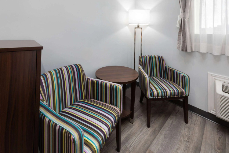 Travelodge By Wyndham Cochrane photo 13
