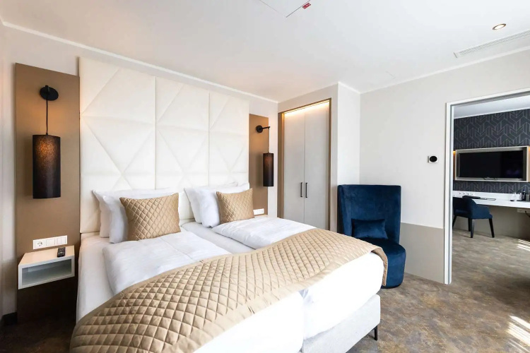 Best Western Premier Royal Blue - Adult Only
