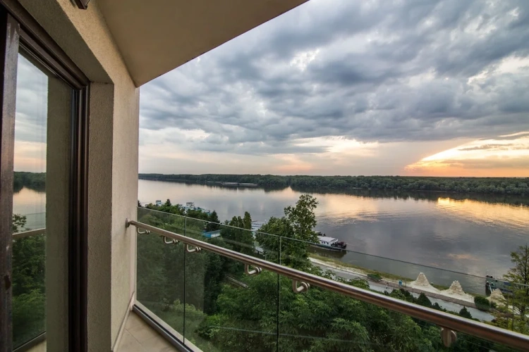 2 Bedrooms Comfort Apartment with river view