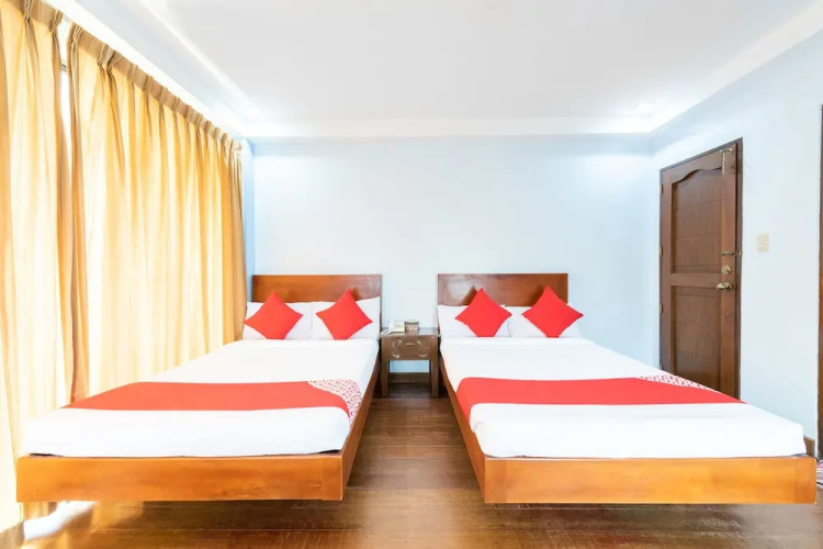 OYO 172 Rivera Hotel
