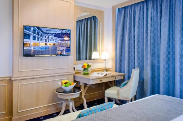 Superior Double room with city view