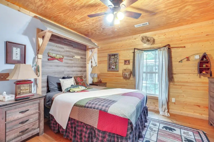 'just Fur Relaxin' Sevierville Cabin w/ Hot Tub!