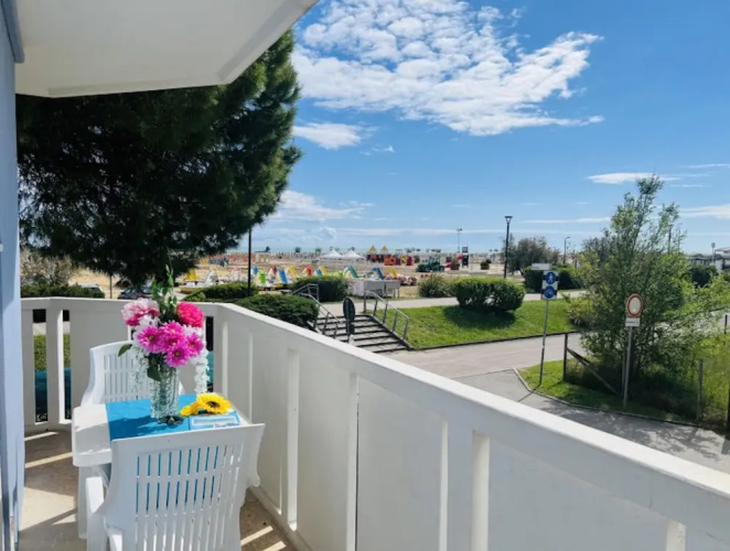 Cozy 2 Bedroom Apartment Facing the sea