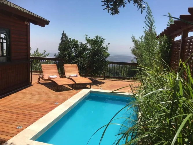 2 Bedrooms Chalet