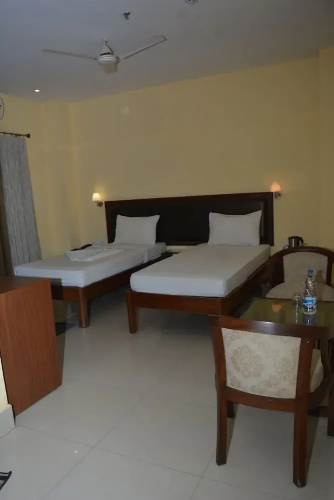 Hotel Golden Anchor Dhamara