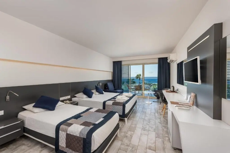 Superior room with sea view