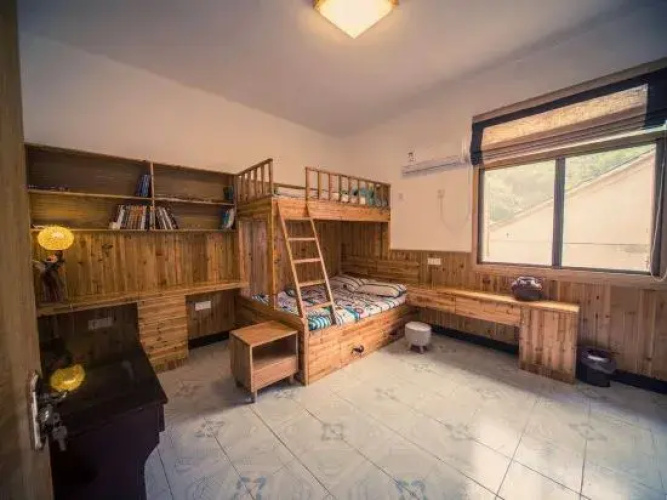 Shedeju Hostel