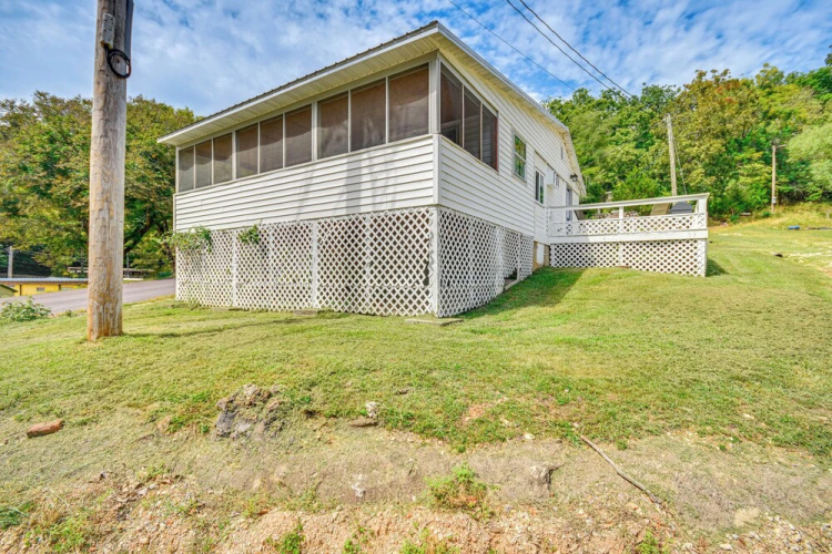 Cozy Cottage W/ Deck: Walk To Lake Of The Ozarks! - Missouri