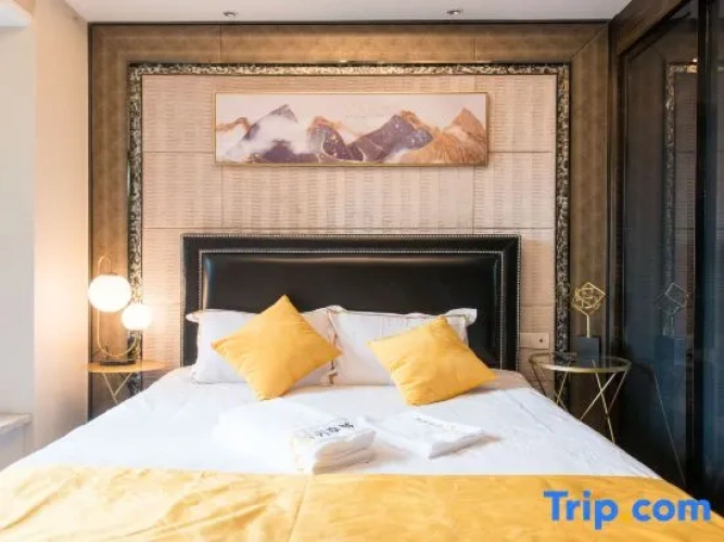2 Bedrooms Deluxe Suite