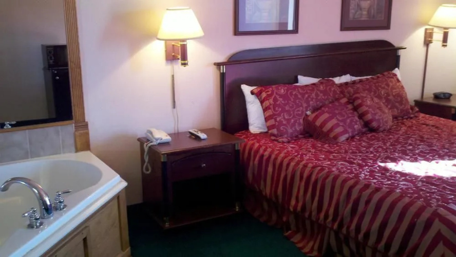 Oakland Inn