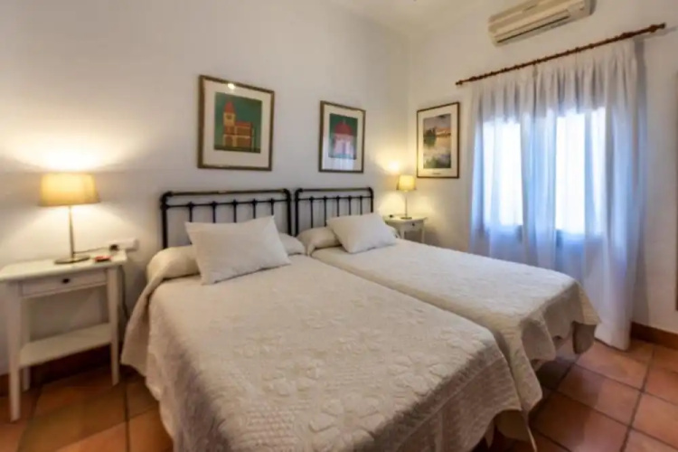 1132 Villa Hazilla