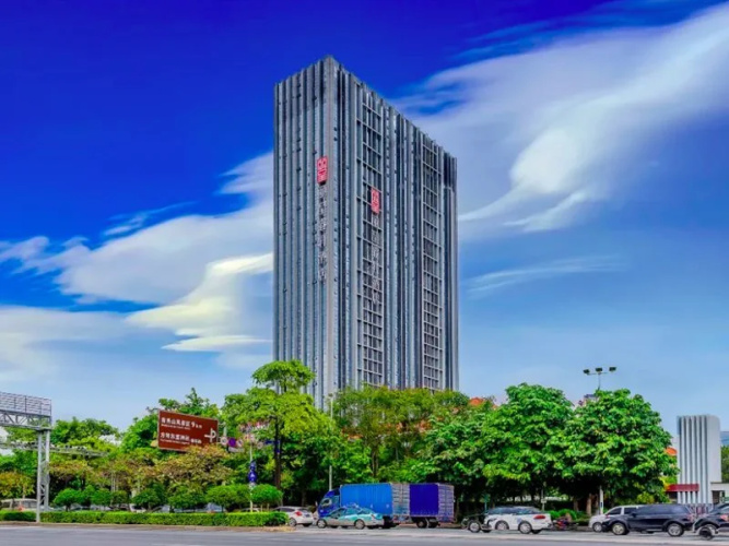 Rezen Select Nanning East Railway Station