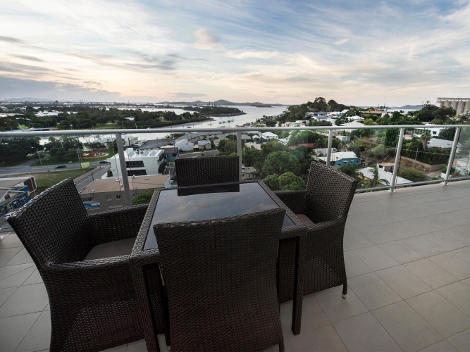 2 Bedrooms Executive Apartment with balcony and with view