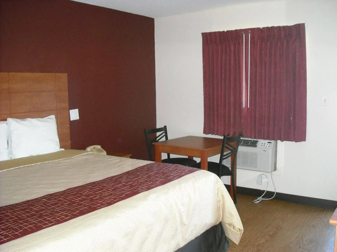 Bastrop Inn