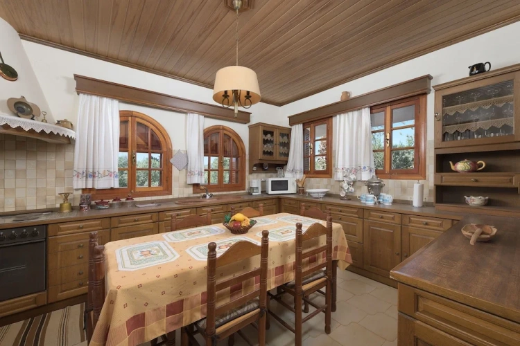 4 Bedrooms Villa
