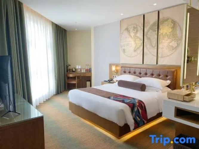 Deluxe Double room with city view