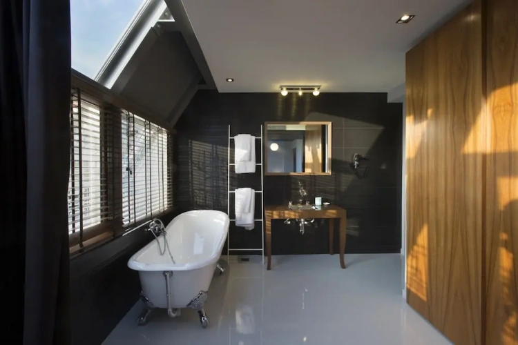 Standard Double room with city view