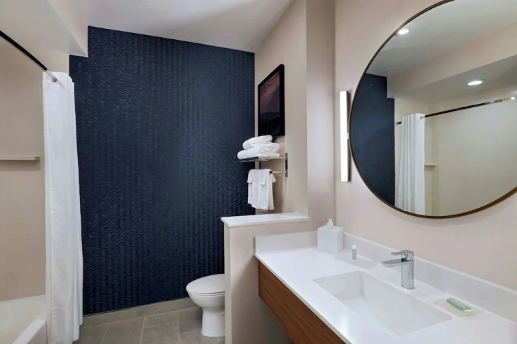 Standard Double room with city view