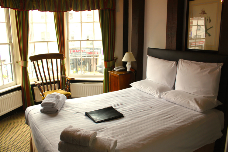 Brook Red Lion Hotel