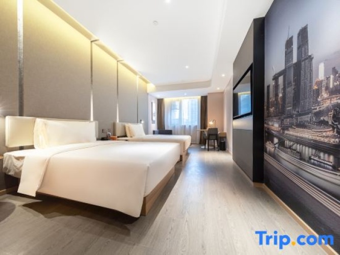 Superior Double room with street view