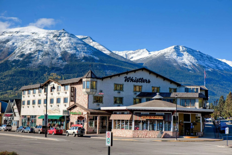 Whistlers Inn photo 10