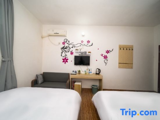 Standard Twin room with balcony