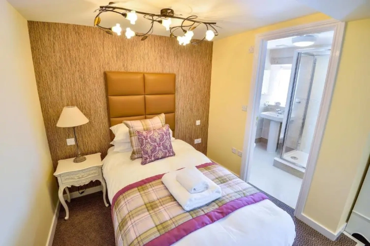 Standard Single room